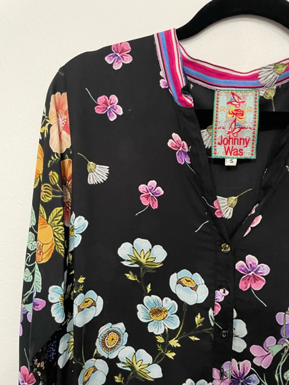 Women’s Johnny Was Black Floral Long Sleeve Tunic with Multicolor Blooms - Picture 3 of 7